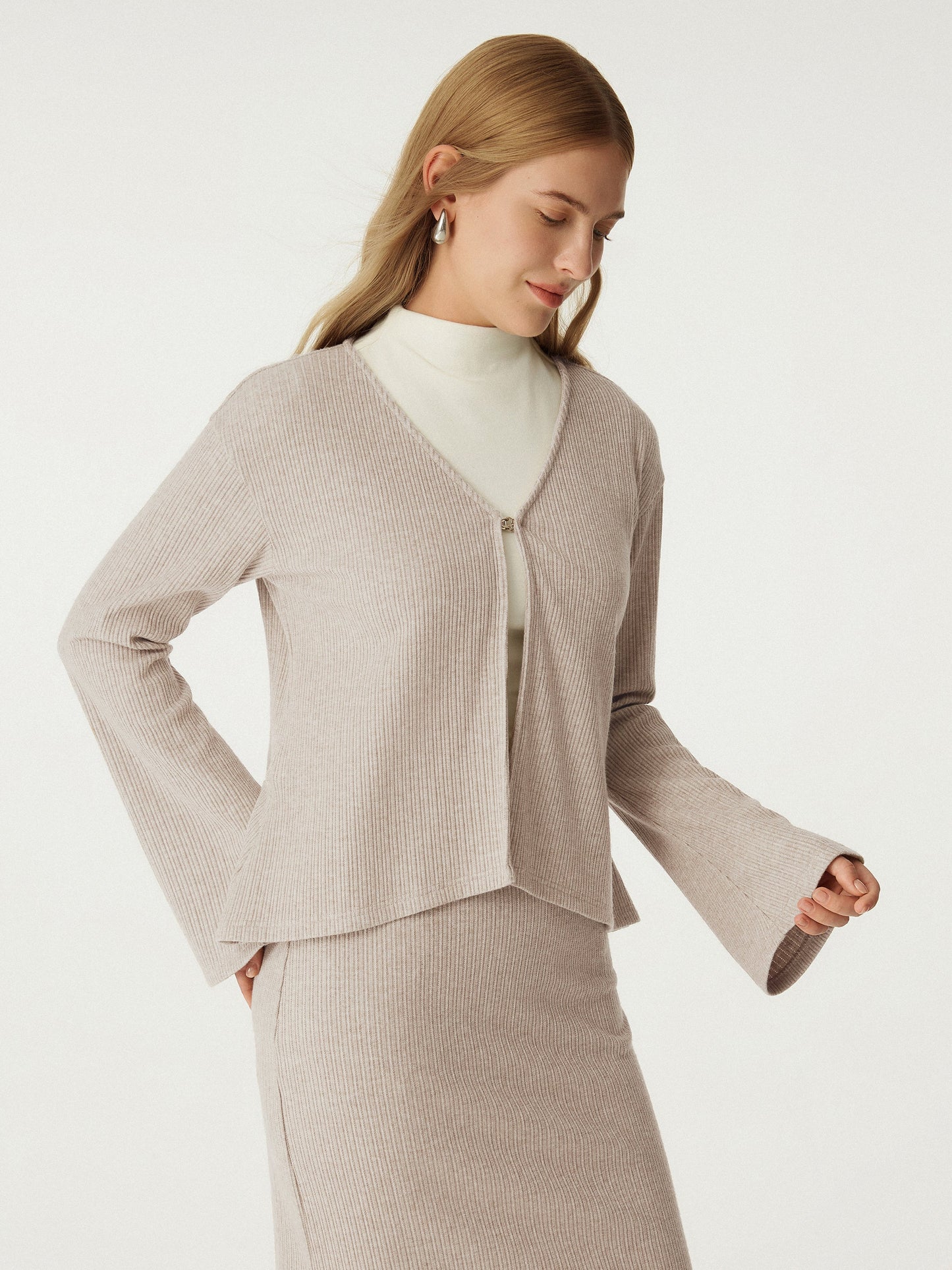 Cardigan a Collo a V con Maniche Svasate