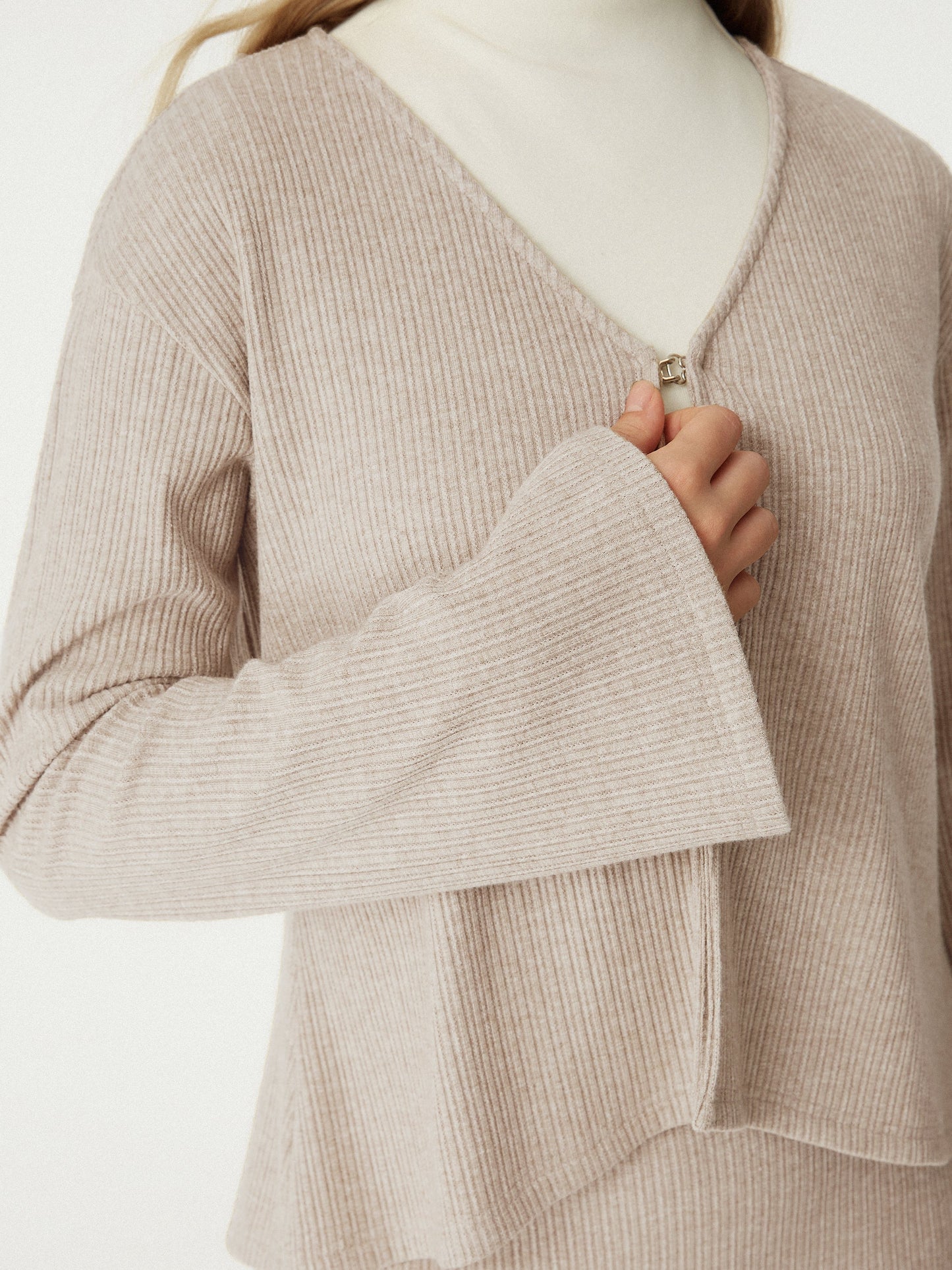 Cardigan a Collo a V con Maniche Svasate