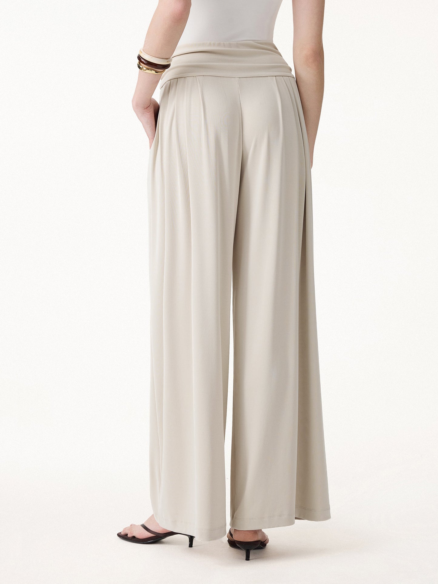 Set 2 Pezzi: Canotta Halter e Pantalone Arricciato