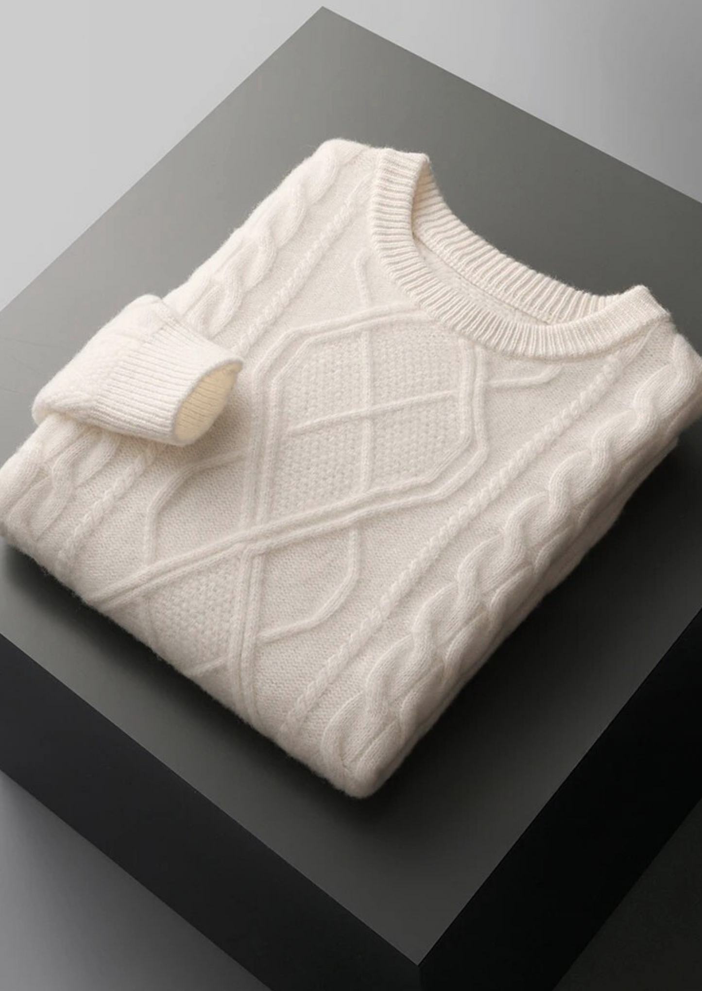 Men's Cable Knit Crew Neck Sweater - Cozy Winter Essential