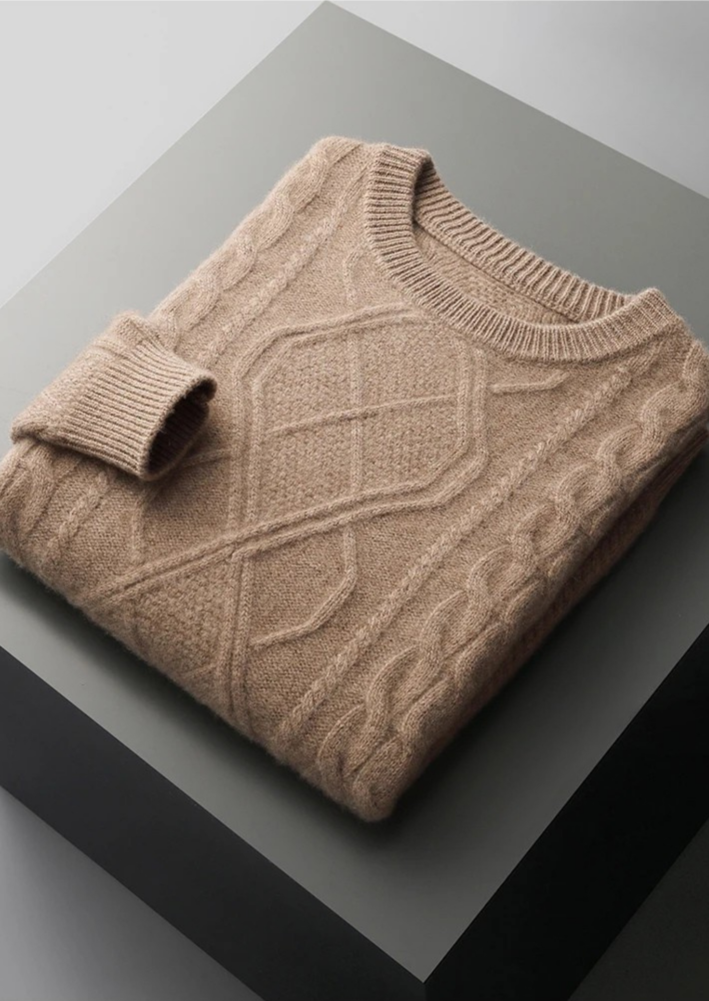 Men's Cable Knit Crew Neck Sweater - Cozy Winter Essential