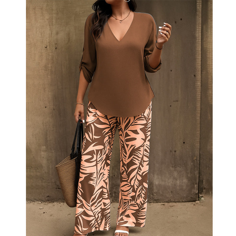 Leire | Completo Donna Blusa con Scollo a V e Pantaloni Stampati a Gamba Larga